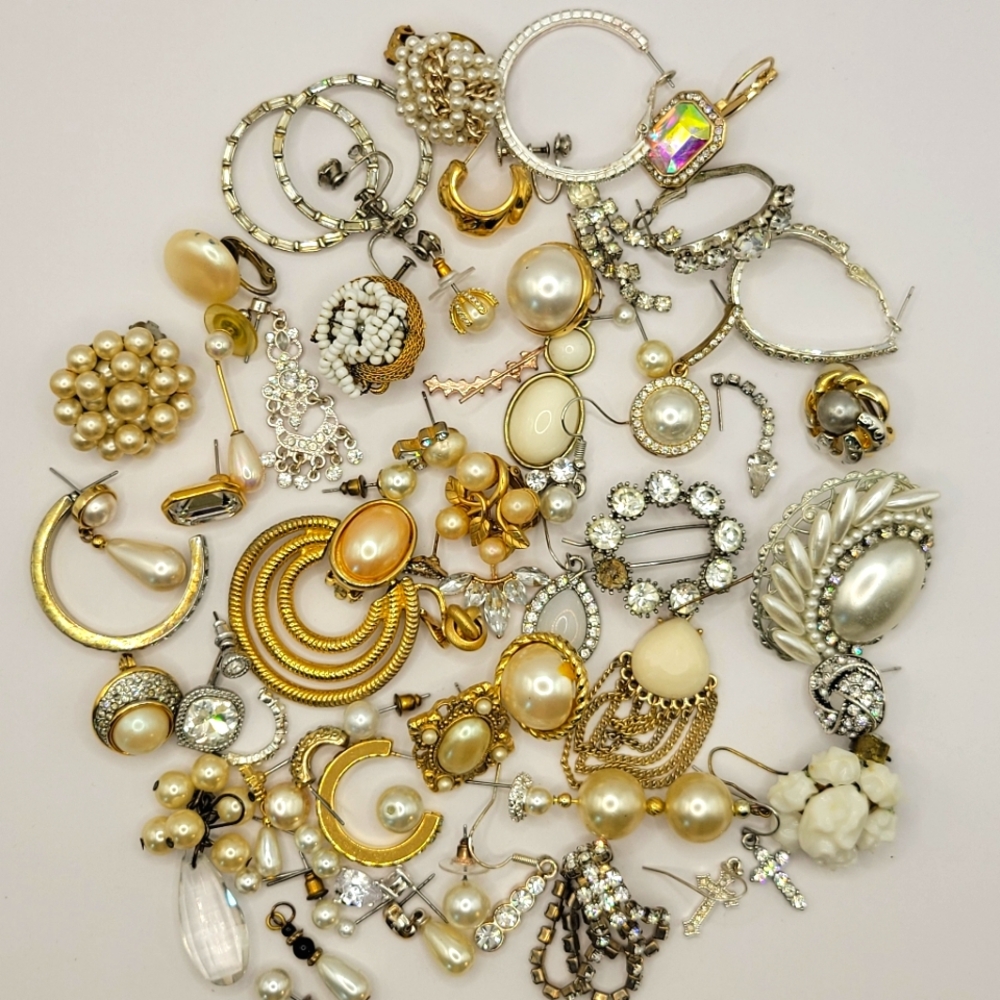 Single Earrings Lot High End Gold Tone Faux Pearl Rhinestone Vintage To Now